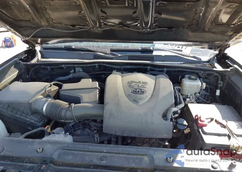 2018 Toyota Tacoma Trd Off Road z USA, uszkodzony, nr VIN 3TMDZ5BN1JM049882